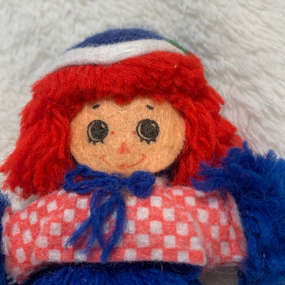 Raggedy Andy yarn ornament 1975 - Picture 2 of 10